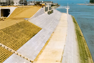 土器下流堤防外1件工事